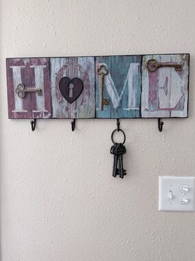 HOME Rustic Key Hook Wall Decor - Multicolor